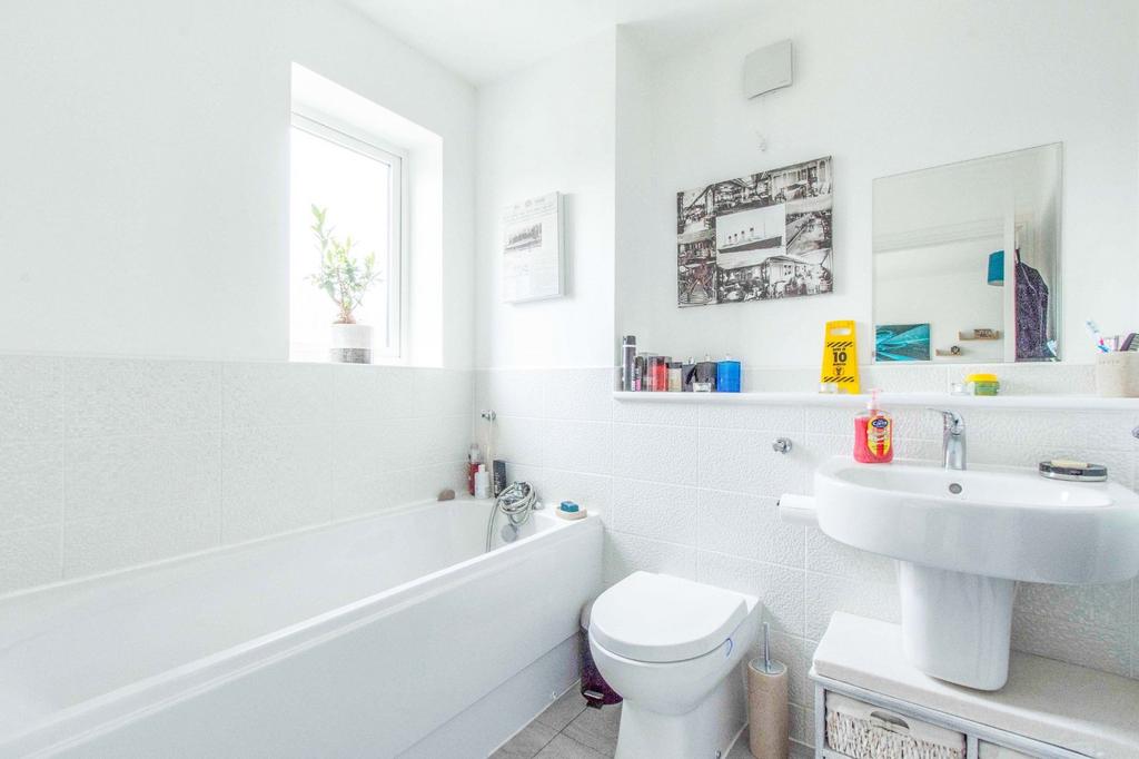 En-Suite Bathroom
