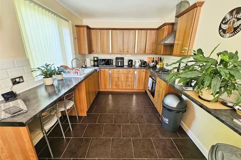 33 Linden Grove, Edlington, Doncaster, DN12 1NB