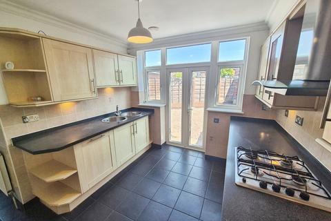 3 bedroom semi-detached house for sale, Fovant Crescent, Greater Manchester SK5