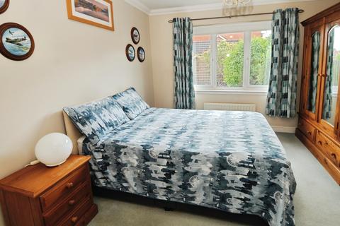17 Caulstran Road, Dumfries, DG2 9FJ