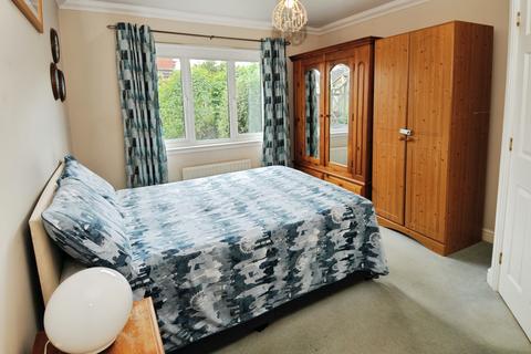 17 Caulstran Road, Dumfries, DG2 9FJ
