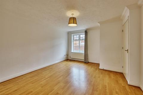 3 bedroom detached house to rent, Creed Road, Peterborough PE8