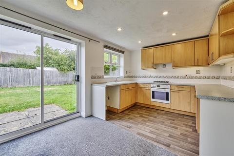 3 bedroom detached house to rent, Creed Road, Peterborough PE8