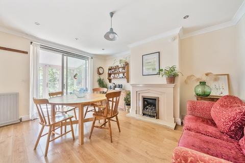 6 Dennistead Crescent, Leeds, LS6 3PU