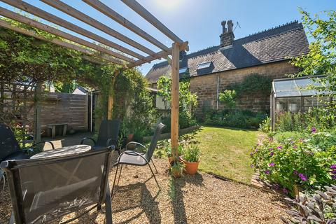 6 Dennistead Crescent, Leeds, LS6 3PU