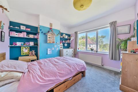 6 Dennistead Crescent, Leeds, LS6 3PU
