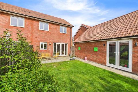 7 Cowslip Close, Cheltenham, GL53 0FN