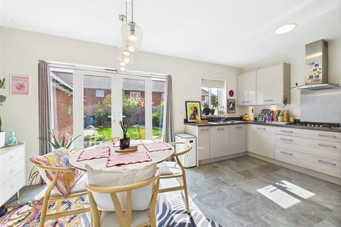 7 Cowslip Close, Cheltenham, GL53 0FN