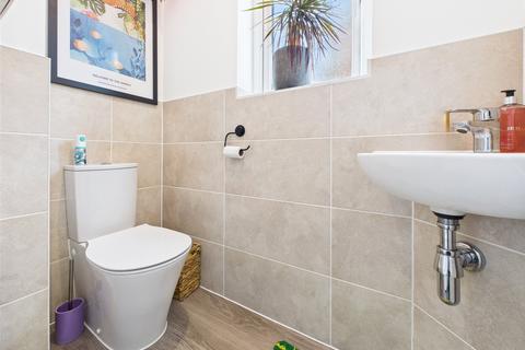 7 Cowslip Close, Cheltenham, GL53 0FN