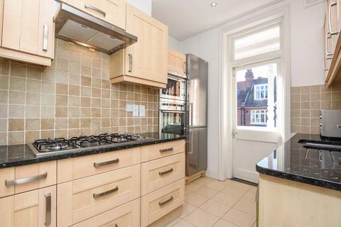 3 bedroom flat to rent, Lymington Road, London NW6