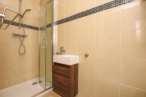 3 bedroom flat to rent, Lymington Road, London NW6