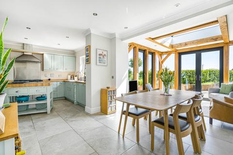 5 bedroom detached house for sale, Crendon Road, Aylesbury HP18