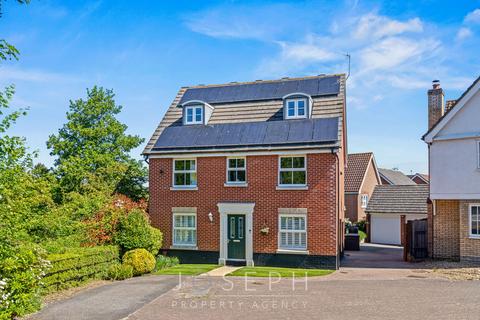 5 bedroom detached house for sale, Green Oak Glade, Pinewood, IP8
