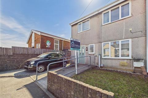 3 bedroom end of terrace house for sale, North Avenue, Bridgend CF33