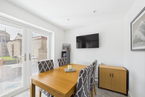 3 bedroom end of terrace house for sale, North Avenue, Bridgend CF33