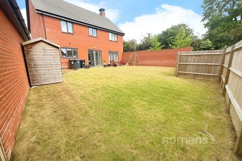 4 bedroom detached house for sale, Mayflower Meadow, Spencers Wood, Reading