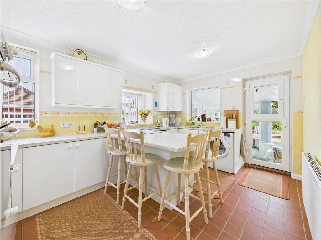 Kitchen: