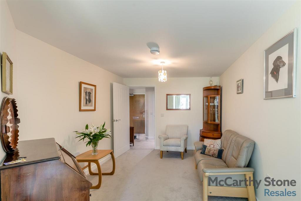 8645689-interior16.jpg