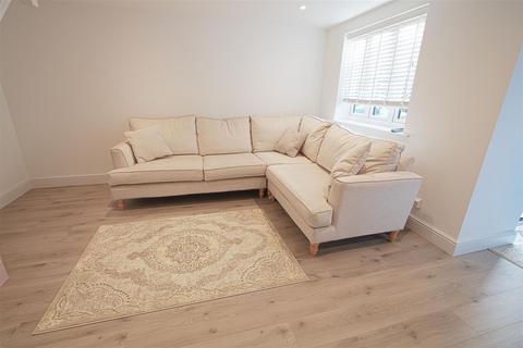 3 bedroom semi-detached house for sale, Wraysbury Drive, Basildon SS15