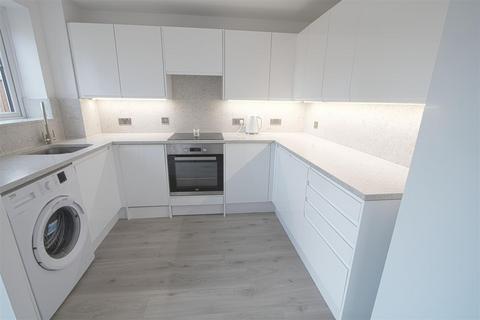 3 bedroom semi-detached house for sale, Wraysbury Drive, Basildon SS15
