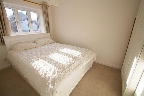 3 bedroom semi-detached house for sale, Wraysbury Drive, Basildon SS15