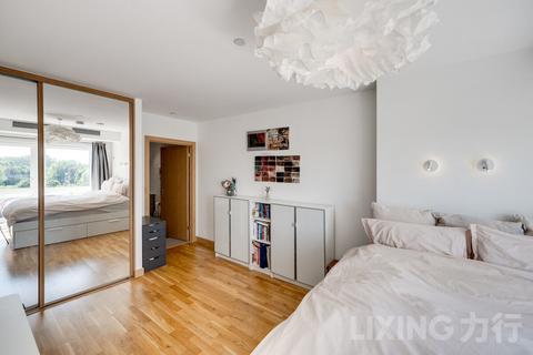 undefined, River Heights, Stratford, E15
