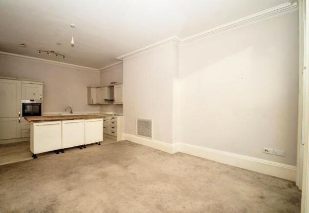 1622 DCH308974 IMG 04 0000 Max 656x437~2...