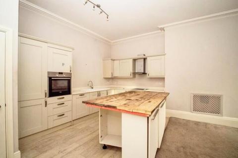 1 bedroom flat for sale, 16 Stratton House, 58 High West Street, Dorchester, Dorset DT1 1UY