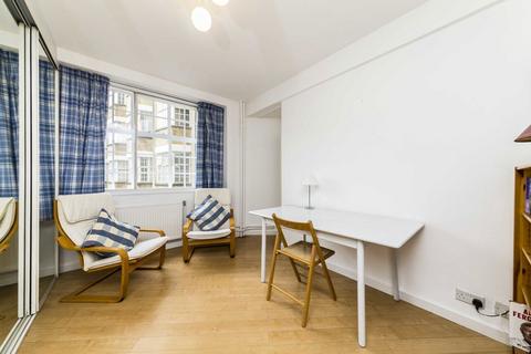 Studio to rent, Woburn Place, London WC1H