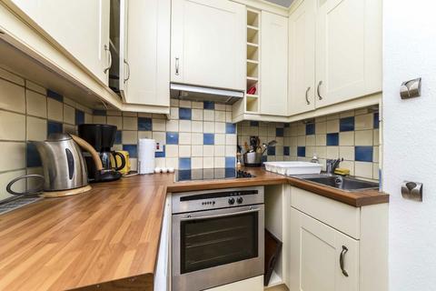 Studio to rent, Woburn Place, London WC1H