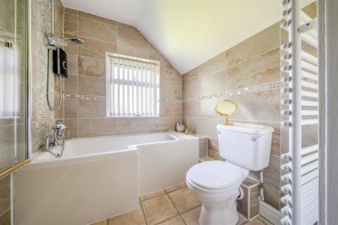 4 bedroom country house for sale, Foxholes, Nr Wem.