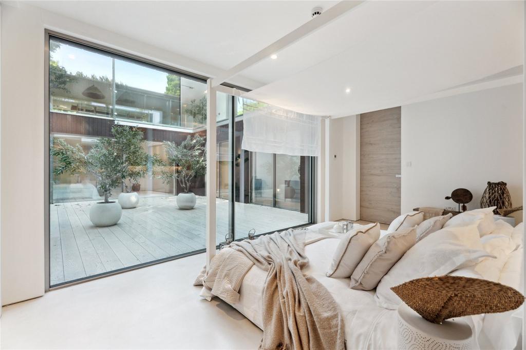 Principle Bedroom 1