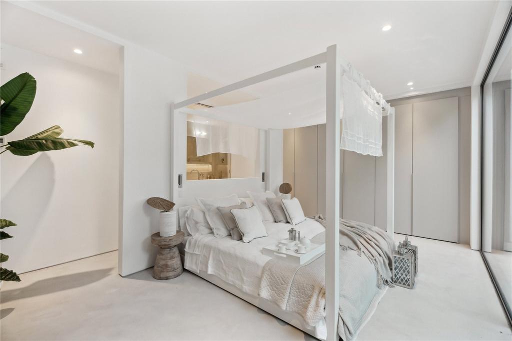 Principle Bedroom 1