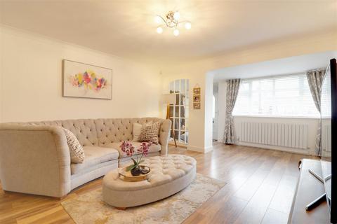 2 bedroom semi-detached house for sale, Hathersage Road, Hull