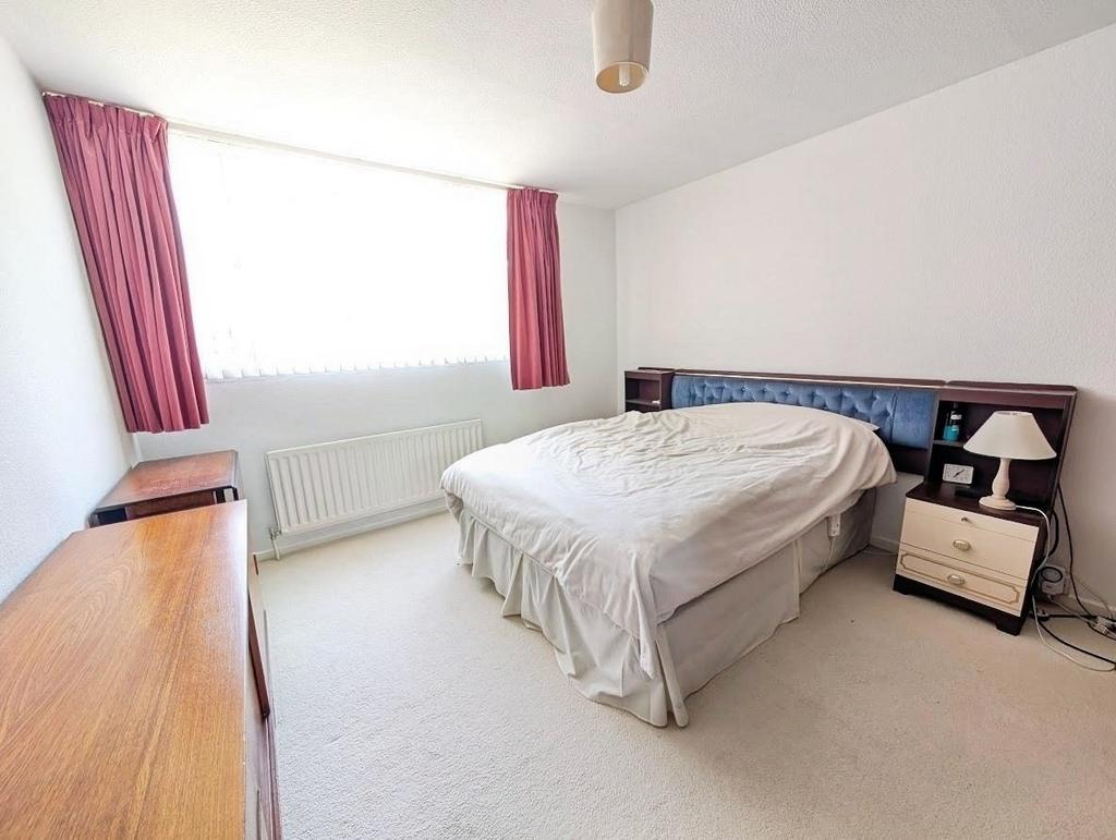 Pbox-bedroom-322398.jpg