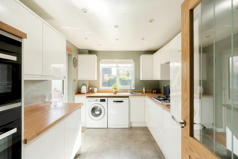 88 Simmonds View, Stoke Gifford, Bristol, BS34 8HL