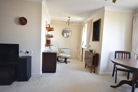2 bedroom apartment for sale, 22 Massetts Road, Horley, RH6