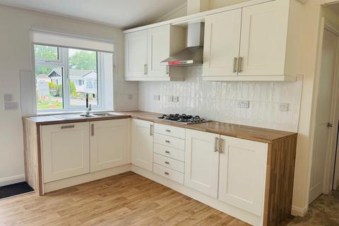 2 bedroom park home for sale, Edenbridge, Kent, TN8