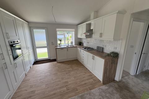 2 bedroom park home for sale, Edenbridge, Kent, TN8