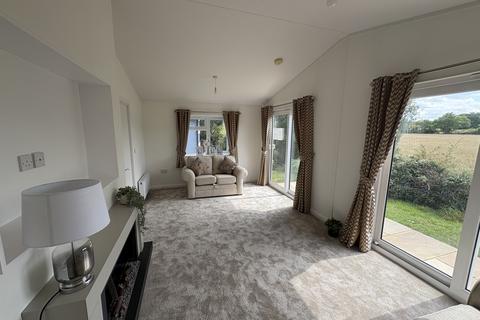 2 bedroom park home for sale, Edenbridge, Kent, TN8