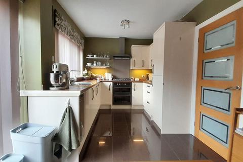3 bedroom townhouse for sale, 19 Rushton Grove, Moorside, Oldham OL4 2QF