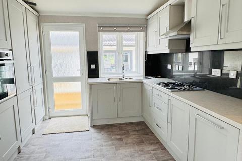 2 bedroom park home for sale, Edenbridge, Kent, TN8
