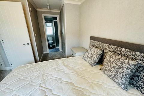 2 bedroom park home for sale, Edenbridge, Kent, TN8