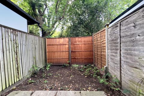 1 bedroom terraced house for sale, Waterside, Uxbridge, UB8