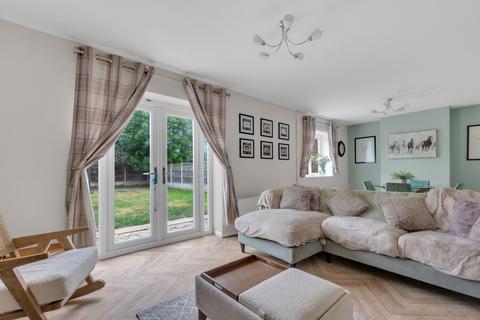 32 Athelstane Crescent, Edenthorpe, Doncaster, DN3 2NG