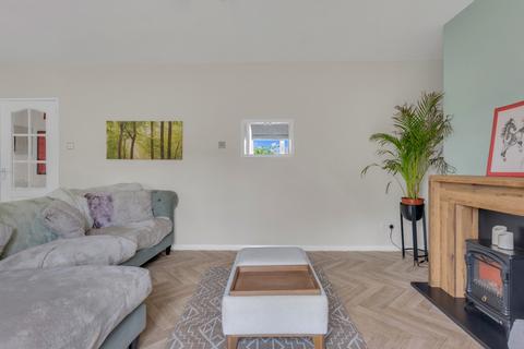 32 Athelstane Crescent, Edenthorpe, Doncaster, DN3 2NG
