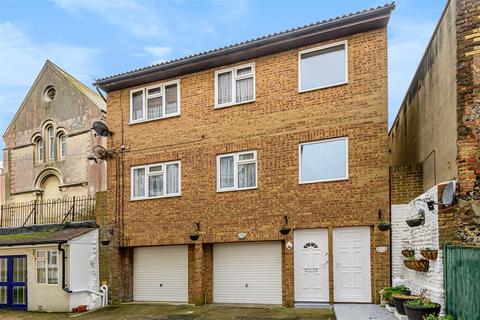 2 bedroom flat for sale, Church Hill, Newhaven