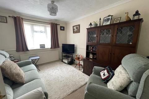 2 bedroom flat for sale, Church Hill, Newhaven