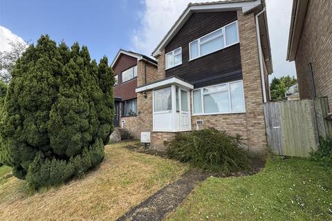 3 bedroom detached house for sale, Windrush, Highworth SN6