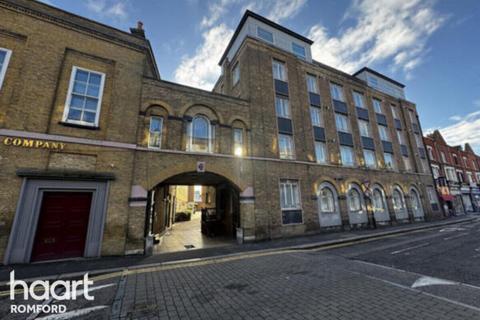 2 bedroom apartment to rent, High Street, ROMFORD
